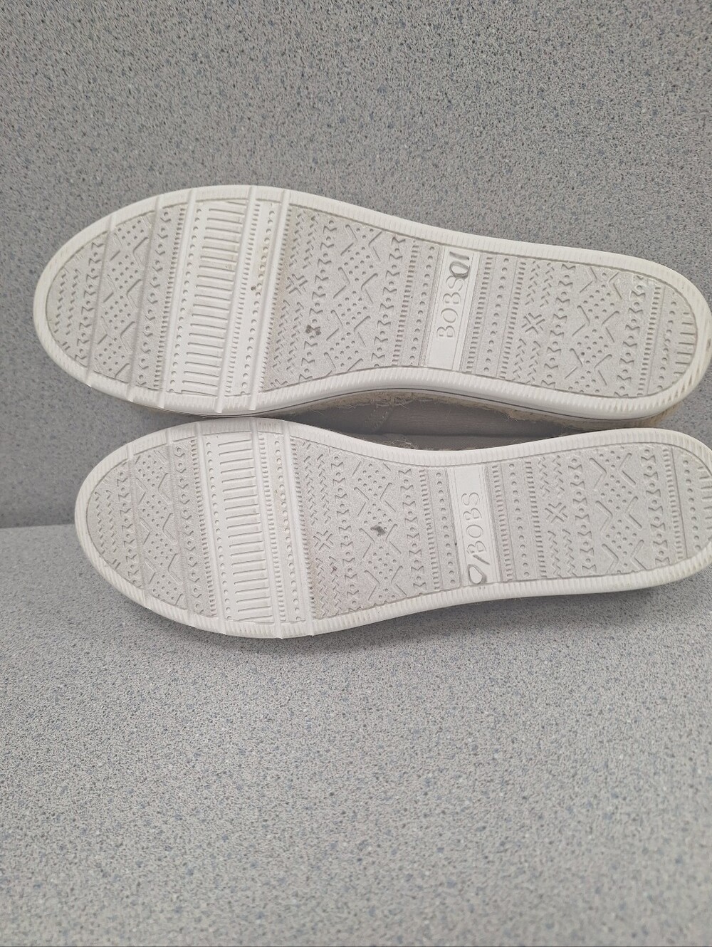 BOBS by Skechers Taupe Slip-On Espadrille Flats Size 8M - Picture 5 of 6